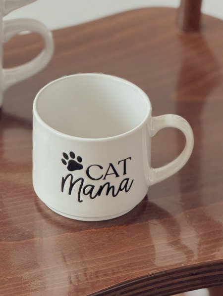 كوب بعبارة "cat mama"